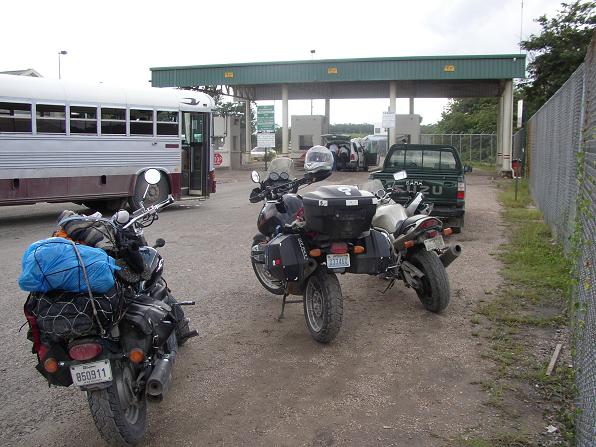 belize border with alfonsos bike.JPG